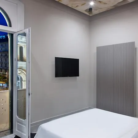 Lady Rose One Apartment