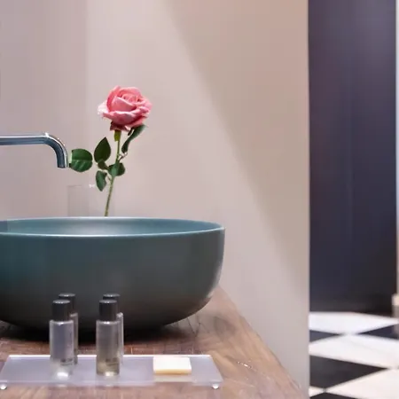 Lady Rose One Naples