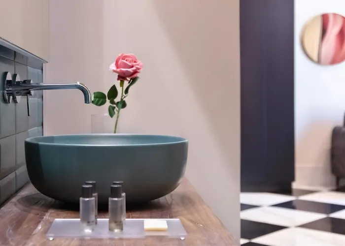 Lady Rose One Νάπολη