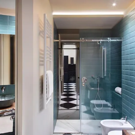 Lady Rose One Apartment