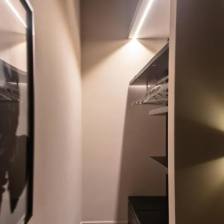 Lady Rose One Apartment